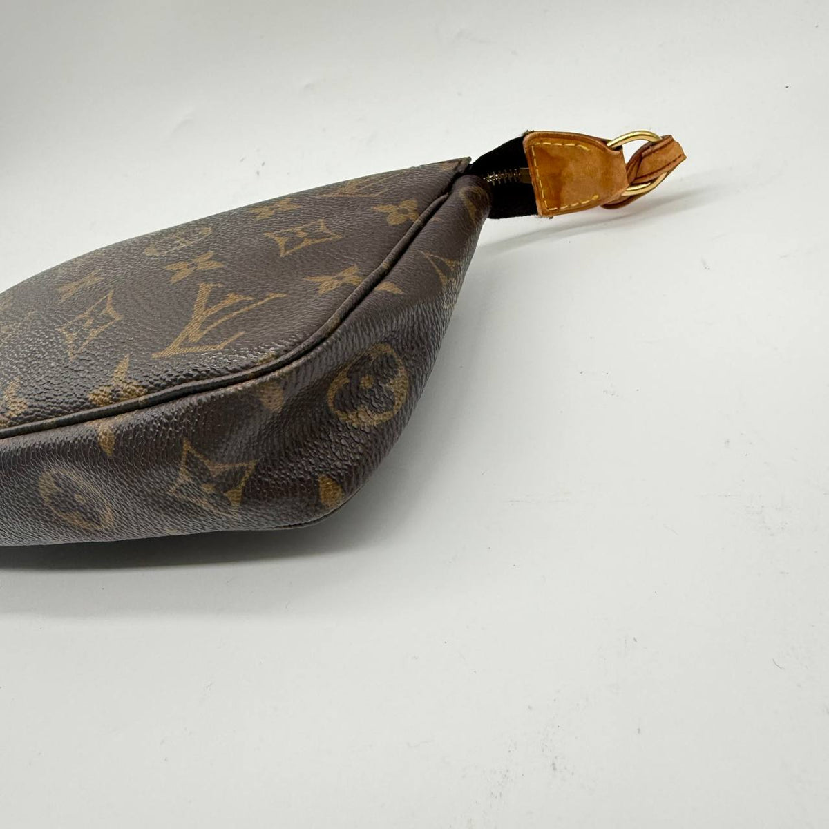 LOUIS VUITTON POCHETTE ACCESSORIE