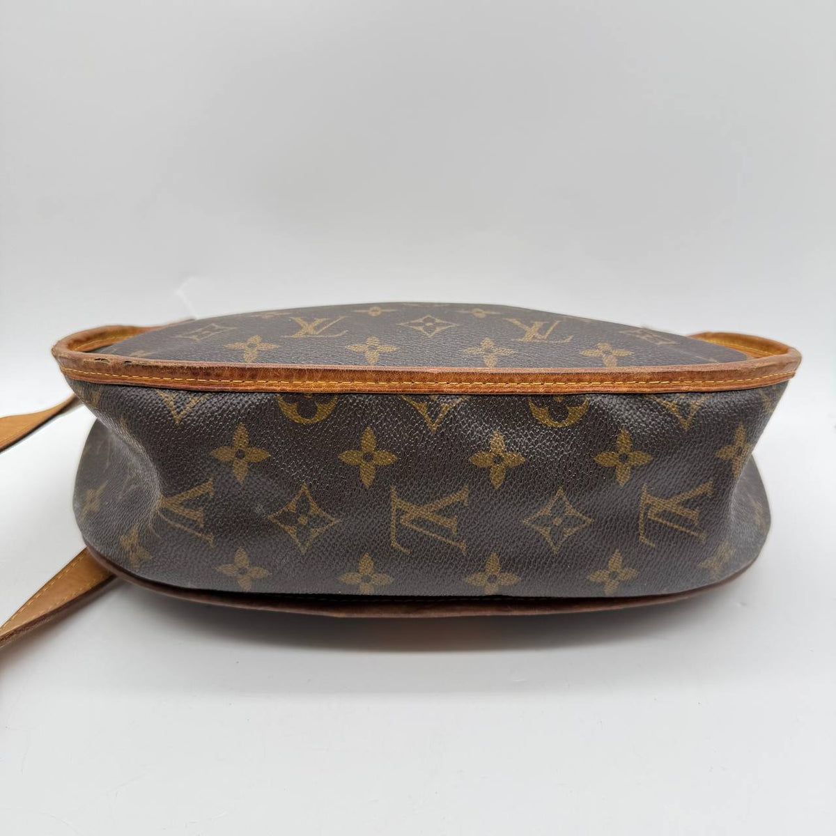 LOUIS VUITTON MENILMONTANT