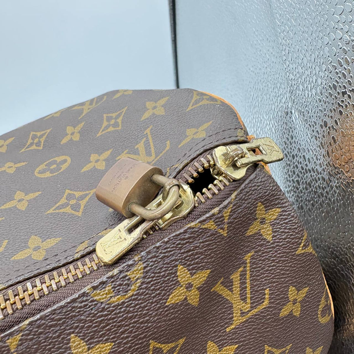 LOUIS VUITTON KEEPALL 60