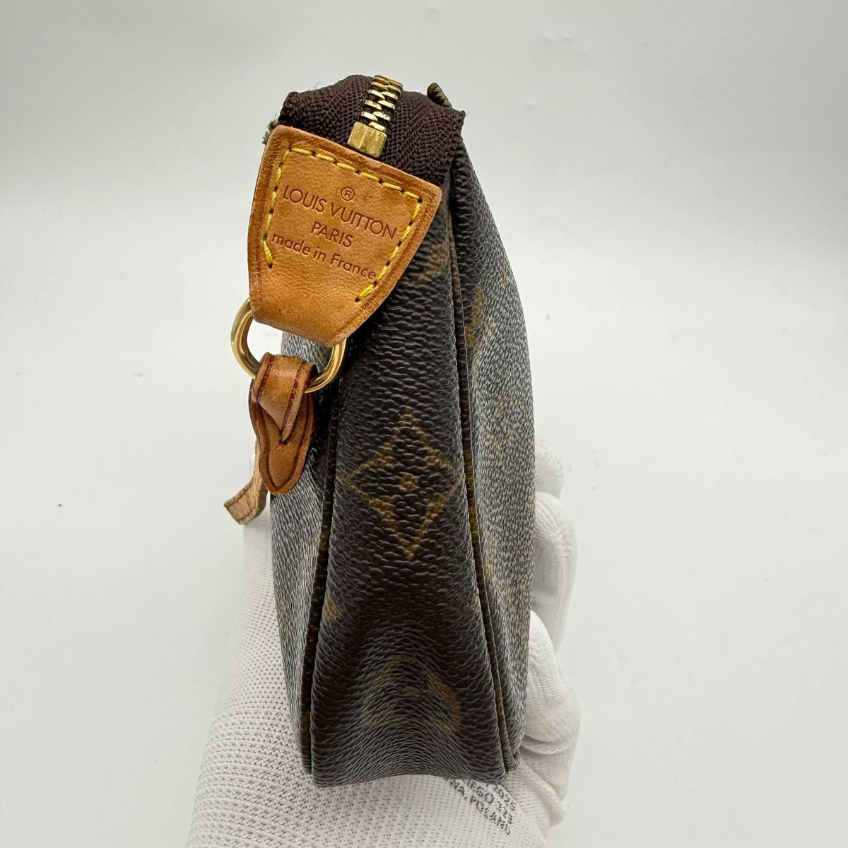 LOUIS VUITTON POCHETTE ACCESSORIE