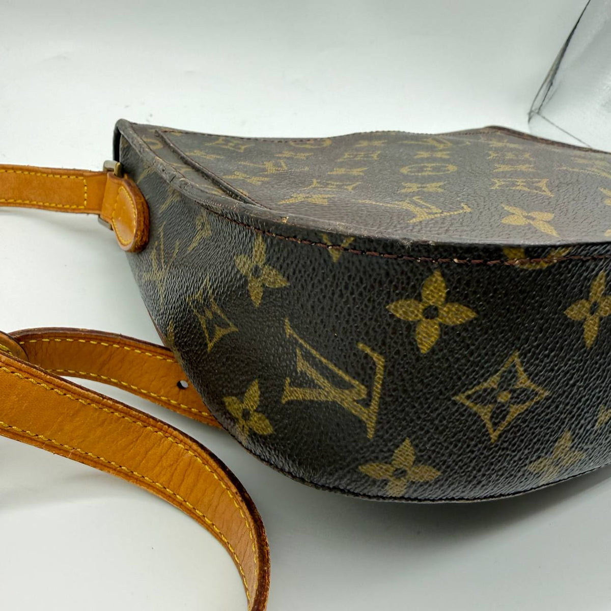LOUIS VUITTON SAINT CLOUD